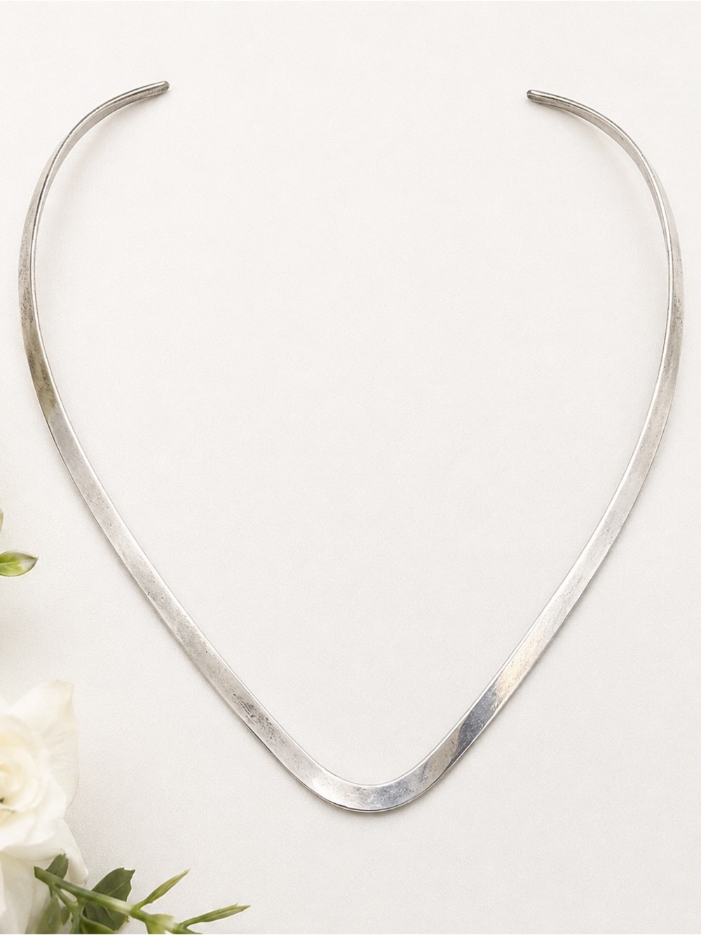 Minimalist Silver V-Shape Collar Necklace - Women Jewelry